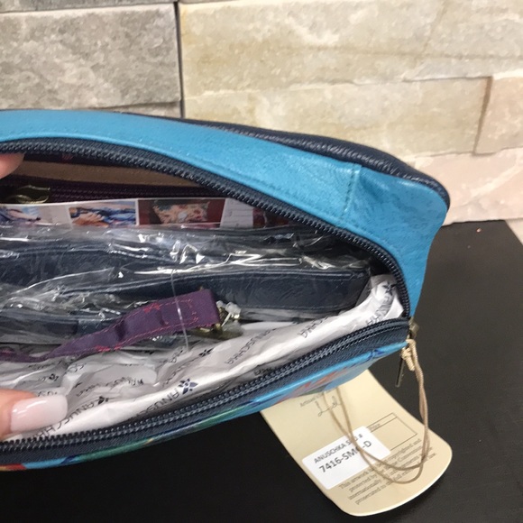 🎁 Anuschka Hand-Painted Leather Belt Bag - Picture 5 of 6